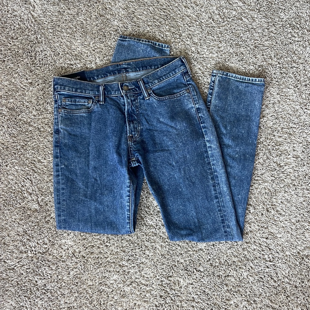 Abercrombie and Fitch Men’s slim jeans 30 x 32